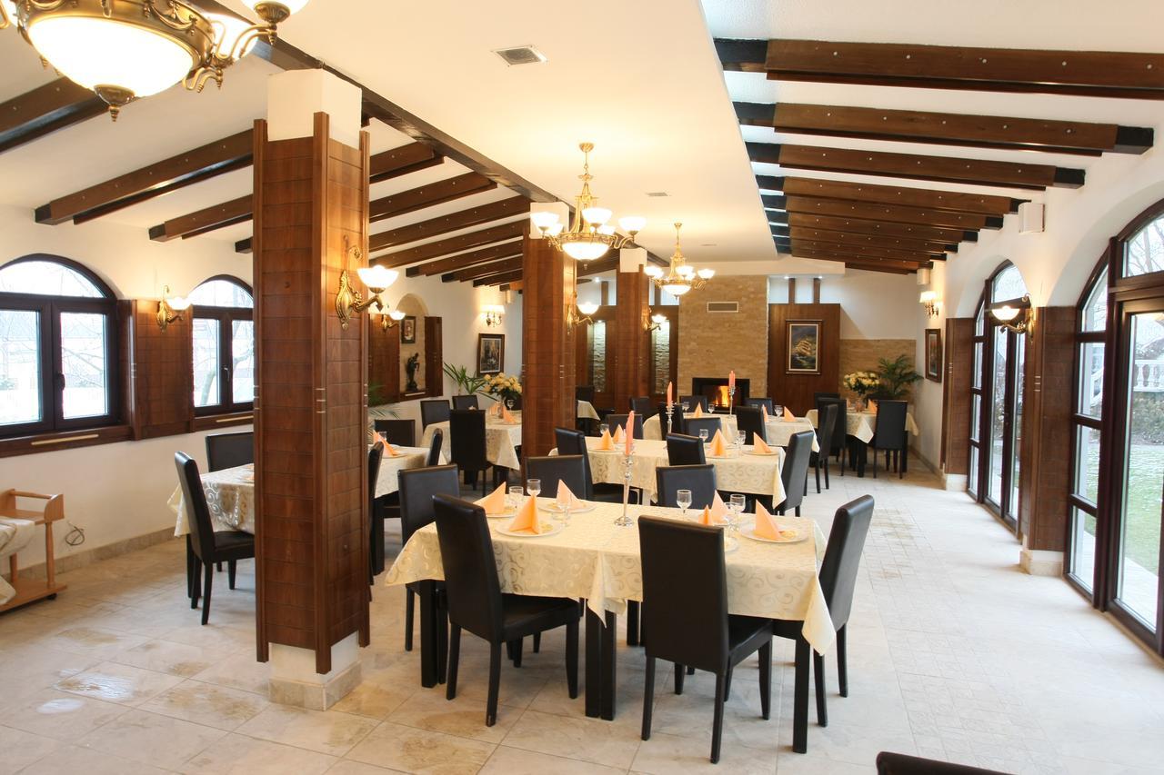 Hotel Roco Izvin Экстерьер фото