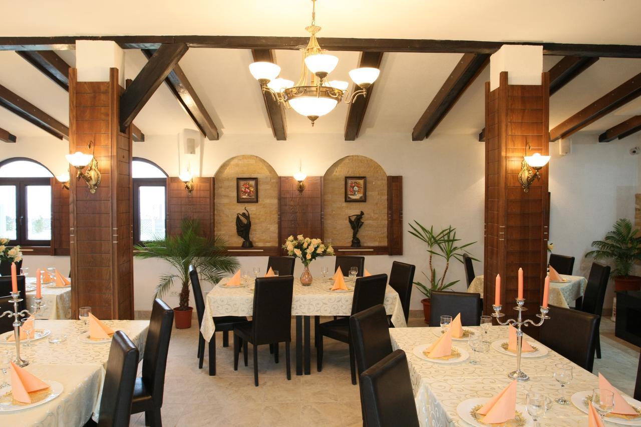 Hotel Roco Izvin Экстерьер фото
