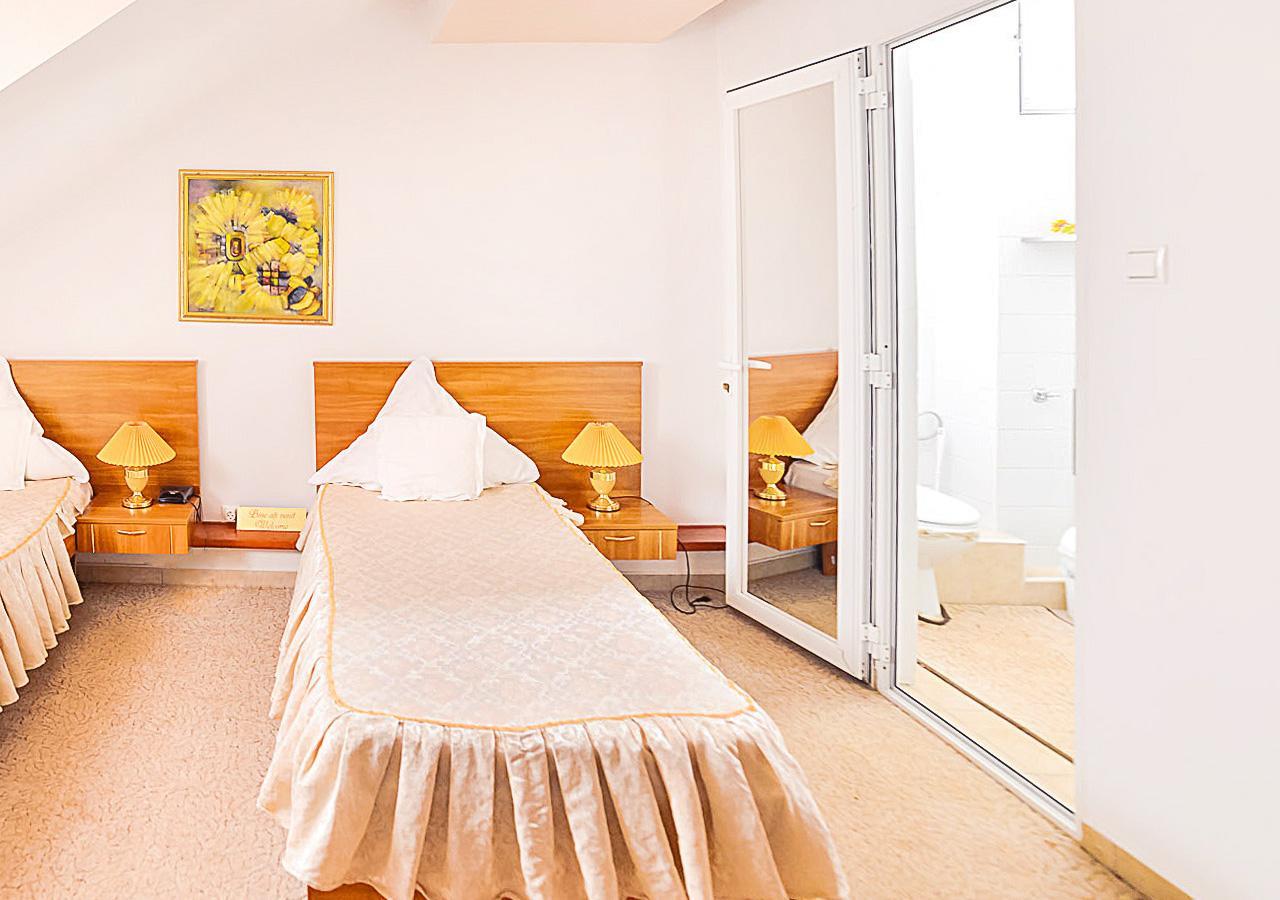 Hotel Roco Izvin Экстерьер фото