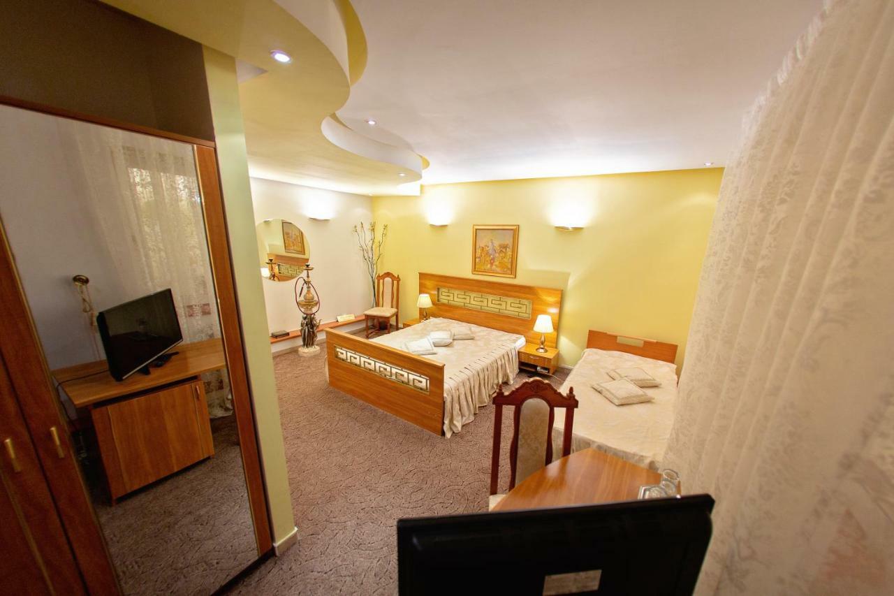 Hotel Roco Izvin Экстерьер фото