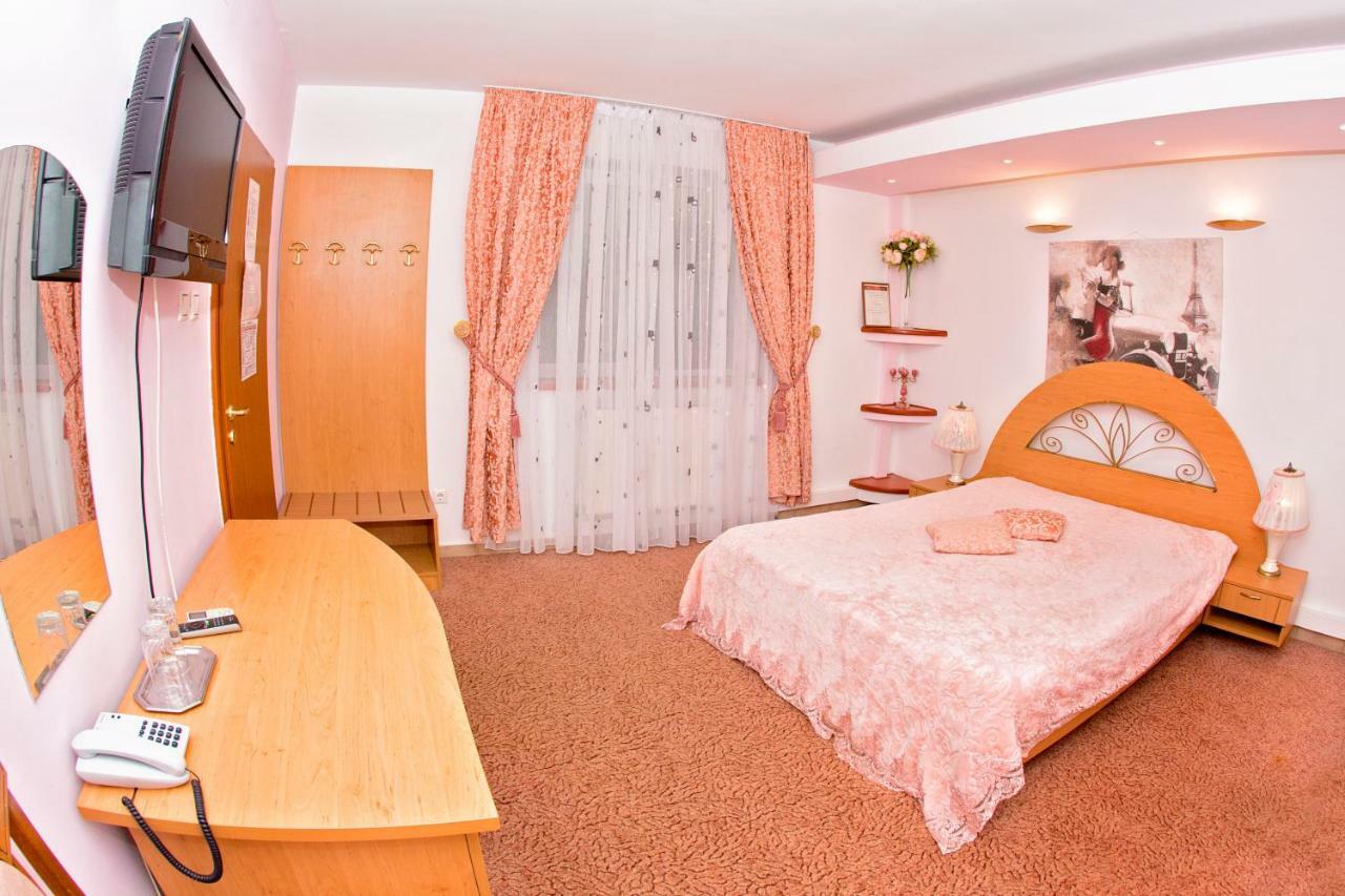 Hotel Roco Izvin Экстерьер фото