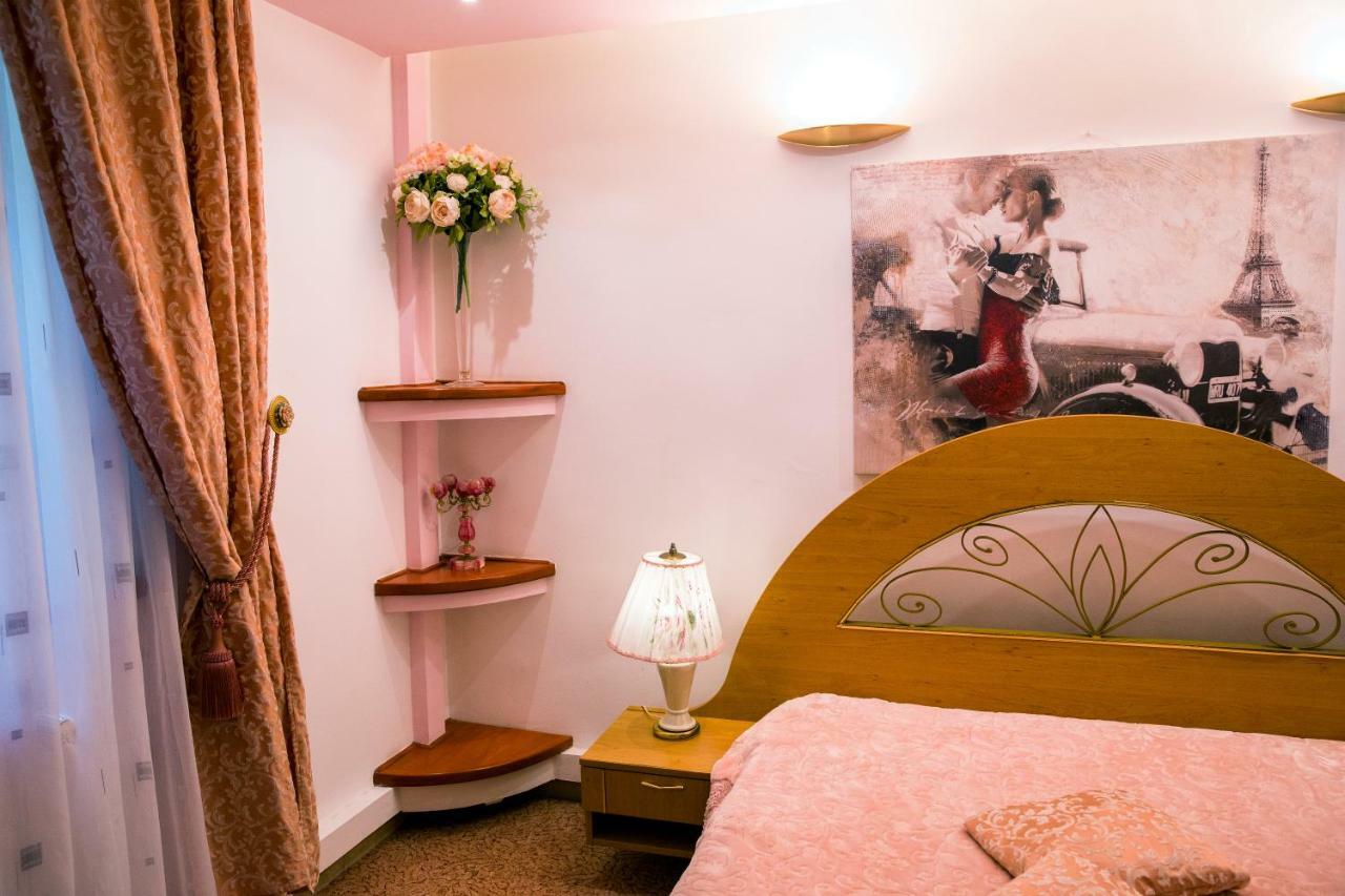 Hotel Roco Izvin Экстерьер фото
