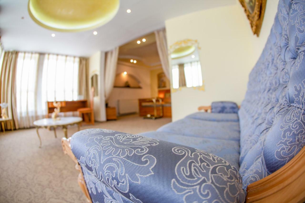 Hotel Roco Izvin Экстерьер фото