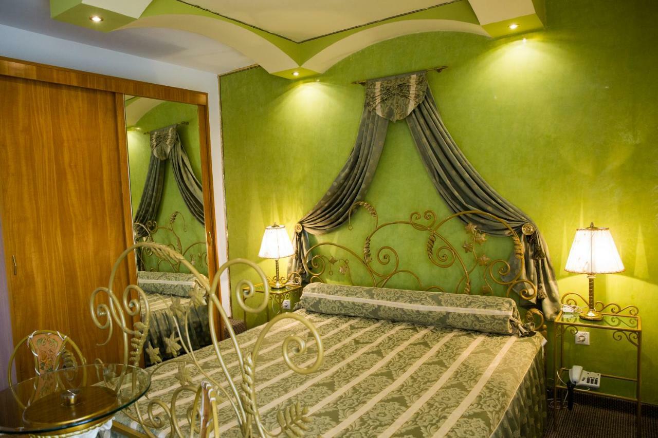 Hotel Roco Izvin Экстерьер фото